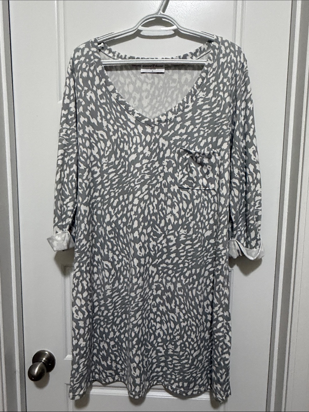 Butter soft V-Neck Pocket sweater dress - Gray/White Animal Print size large